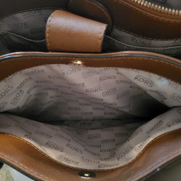 Michael Kors Crossbody Purse - Picture 7 of 8